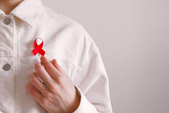 A HIV-pozitív emberekre is negatív hatással van a koronavírus-járványhelyzet