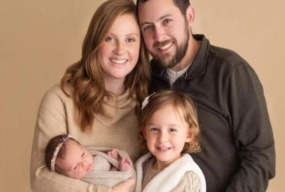 Csaknem három évtizede lefagyasztott embrióból született egészséges kislány