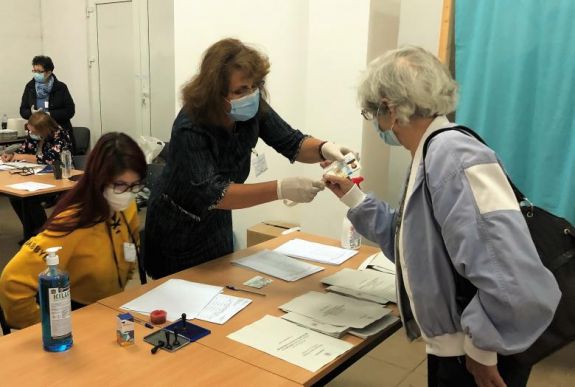 Lezárult a levélvoksolás, szombaton megnyitnak a külföldi szavazókörök