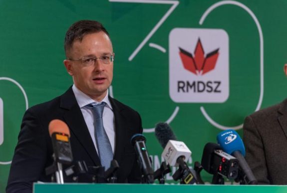 Hisztizett egyet Ponta a magyar külügyminiszter hangüzenete miatt