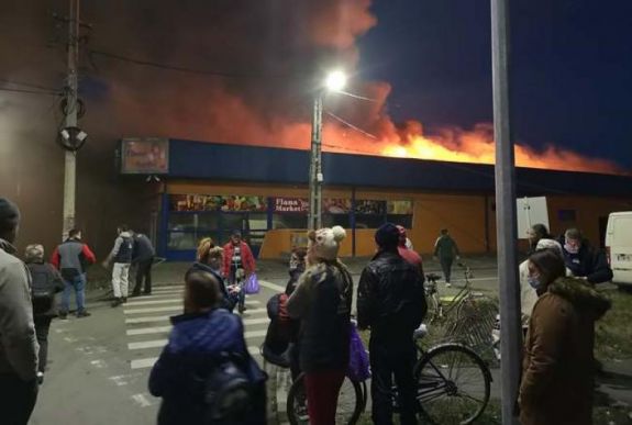 Kiderült, hogy mi okozta az aradi bevásárlóközpontban kedd este kiütött tüzet