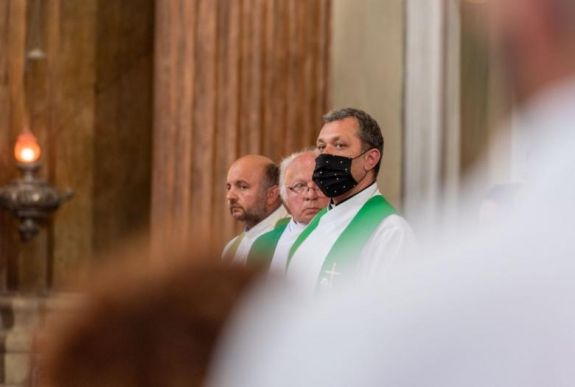 Fogadják a híveket a templomok karácsonykor és újévkor: mutatjuk a szabályokat