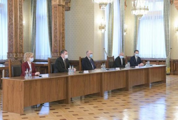 FRISSÍTVE – Kelemen Hunor: a bizalmat növelné, ha az RMDSZ osztozna az USR-vel a házelnöki tisztségeken