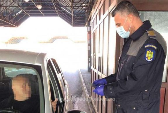 FRISSÍTVE – Megjavították a műszaki hibát, megindult a forgalom a román–magyar határon