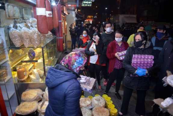 Felmérés: a karácsonyi költségvetés több mint felét élelemre költik a romániai családok