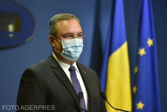 Bocsánatot kért a védelmi miniszter a forradalom áldozatainak családjaitól