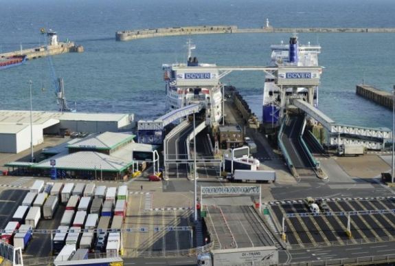 Koronavírus: leállt a forgalom Dover kikötőjében