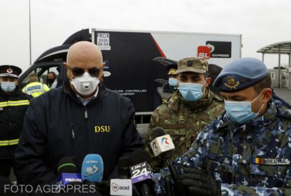 Arafat: nem lesznek újabb korlátozások az új vírustörzs terjedése miatt