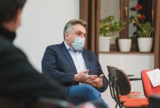 László Attila: a fejetlenségnek és kapkodásnak csak az vethet véget, ha szakemberek vezetik az országot (X)