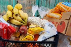 Kórházi dolgozókat és nélkülöző családokat támogatnak Hargita megyében