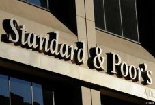 Egyelőre megúsztuk: nem minősítette vissza Romániát a S&P, de a kilátások negatívak