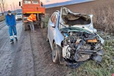 Négyen sérültek meg egy frontális ütközésben Szépmező környékén