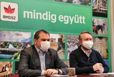 Bihar megyei RMDSZ: létrejött a magyar összefogás, de csak a magyar emberekkel, nem a pártok közt