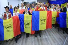 Bíró Béla: Penész a résben