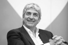 Elhunyt Paolo Rossi, az olaszok legendás játékosa