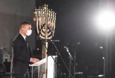 Izrael bukaresti nagykövetét aggasztja, hogy egy szélsőséges párt is bejutott a parlamentbe