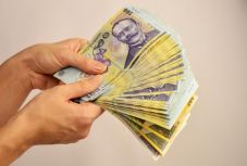 INS: 22 lejjel, 3343 lejre nőtt októberben az országos nettó átlagbér