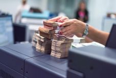 Fitch Ratings: a választások után továbbra is költségvetési bizonytalanság várható Romániában