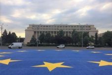 FRISSÍTVE – Az első fotók a kormányalakítási tárgyalásokról; jóhiszemű együttműködésben bízik Kelemen Hunor