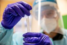 Több mint felével csökkent a koronavírus-fertőzési ráta Szatmárnémetiben