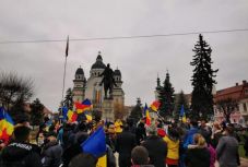 Máris bepanaszolták magyarellenessége miatt az AUR-t a diszkriminációellenes tanácsnál