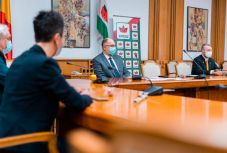 Kisebbségi fejezetet kap a kormányprogram, ismert az RMDSZ miniszterjelöltjeinek névsora