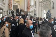 Többtucatnyi ügyvéd tiltakozott a Pál román herceg ügyében érintett kollégájuk elítélése miatt