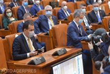 Megalakult a parlament, Ludovic Orban a képviselőház, Anca Dragu a szenátus elnöke