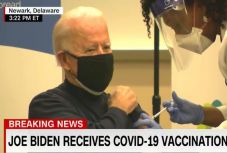 Joe Biden élő adásban oltatta be magát koronavírus ellen