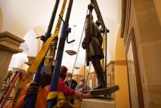 Eltávolították a Capitoliumból Robert E. Lee konföderációs tábornok szobrát