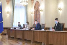 Konzultáció a Cotroceni-palotában: a PNL–USR-PLUS–RMDSZ koalíció közösen vett részt a megbeszélésen