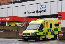 Megjelent a még fertőzőbb dél-afrikai vírusvariáns Nagy-Britanniában