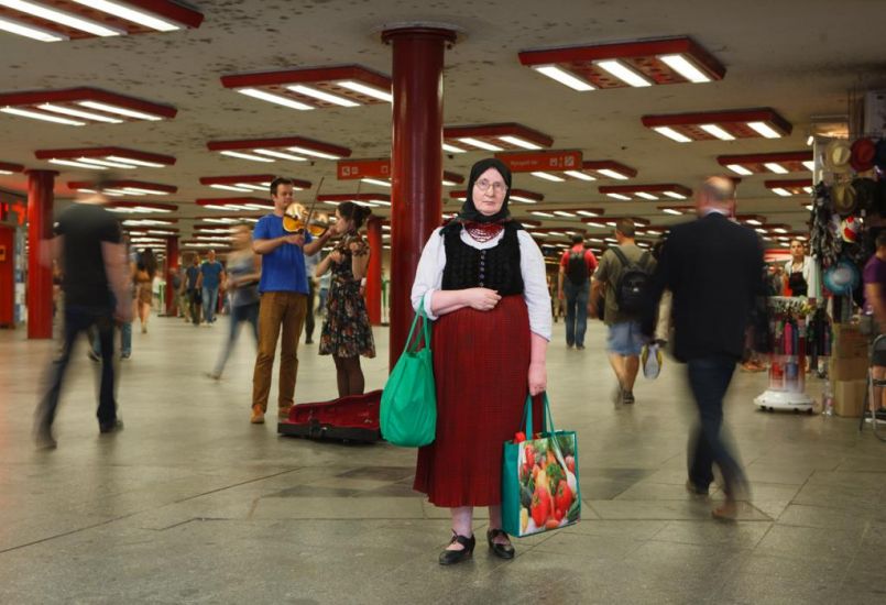 Széki nők a táncháztól a metróaluljáróig – így látta Korniss Péter