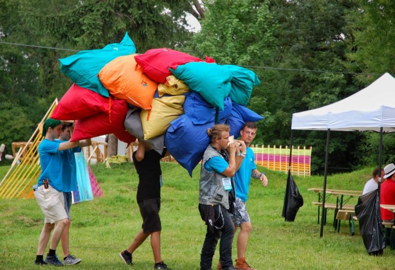 A záporok sem hűtötték le a jó hangulatot a III. Várkert Fesztiválon
