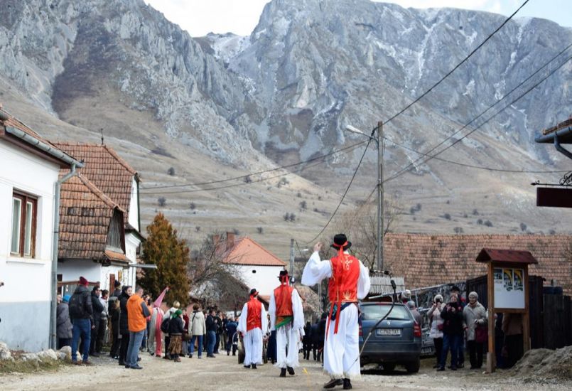 Télbúcsúztató Torockón: utolsó útjára kísértük Farsang Dömét