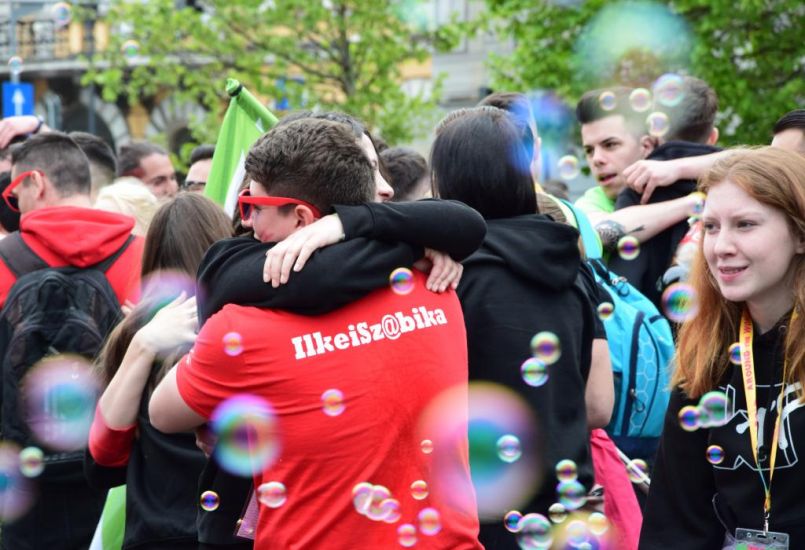 Világkörüli utazásra hívták a kolozsvári diákokat