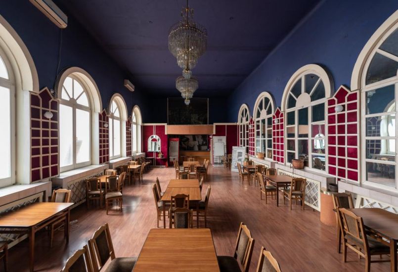 Tükörfalas táncterem is várja majd a kolozsvári néptánc szakos hallgatókat az egykori Melody Szállóban