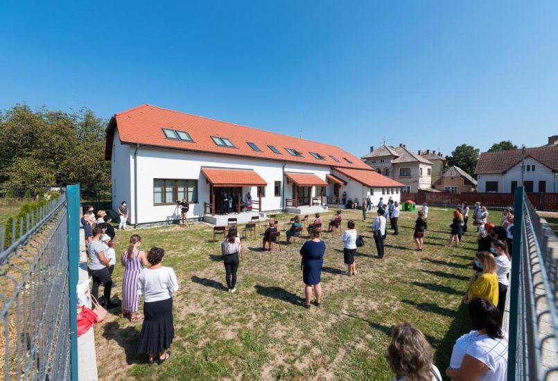 Hálaadó ünnepséggel nyitották meg az új tordai magyar óvodát