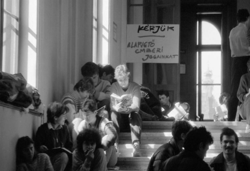 Jelszavak és transzparensek. Így sztrájkoltak a diákok 1990 márciusában a romániai magyar oktatásért