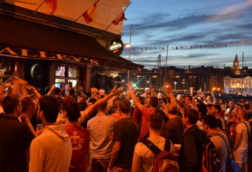 Magyar megszállás alatt a büdös, de gyönyörű Marseille