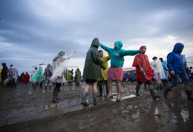 Sár- és esőbuli az Electric Castle fesztiválon