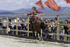 Új létesítménnyel gazdagodott a székelyföldi lovasíjászat – a helyszínen jártunk