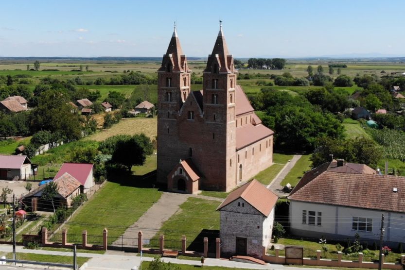 Erdély legjei – Szatmár megye: a közösség ereje tartotta meg az ákosi református templomot