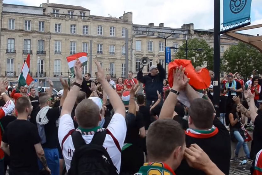 EURO-2016: Az éjjel soha nem érhet véget - énekelnek a magyar szurkolók a Place du Medoc-nál