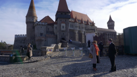 Kincsesládánk, Erdély: büszke vártornyok és bedőlt kémények városa, Vajdahunyad