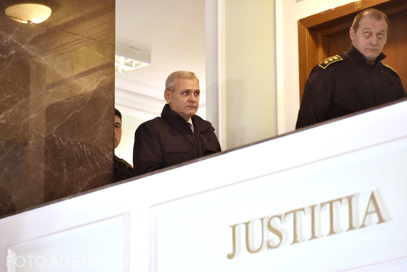 Dragnea egy korábbi tárgyalásra menet | Fotó: Agerpres