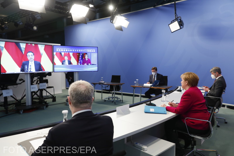 Angela Merkel német kancellár és Li Ko-csiang kínai miniszterelnök online tanácskozása | fotó: EPA/Agerpes