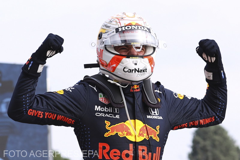 Max Verstappen a győzelmét ünnepli | Fotó: Agerpres/EPA