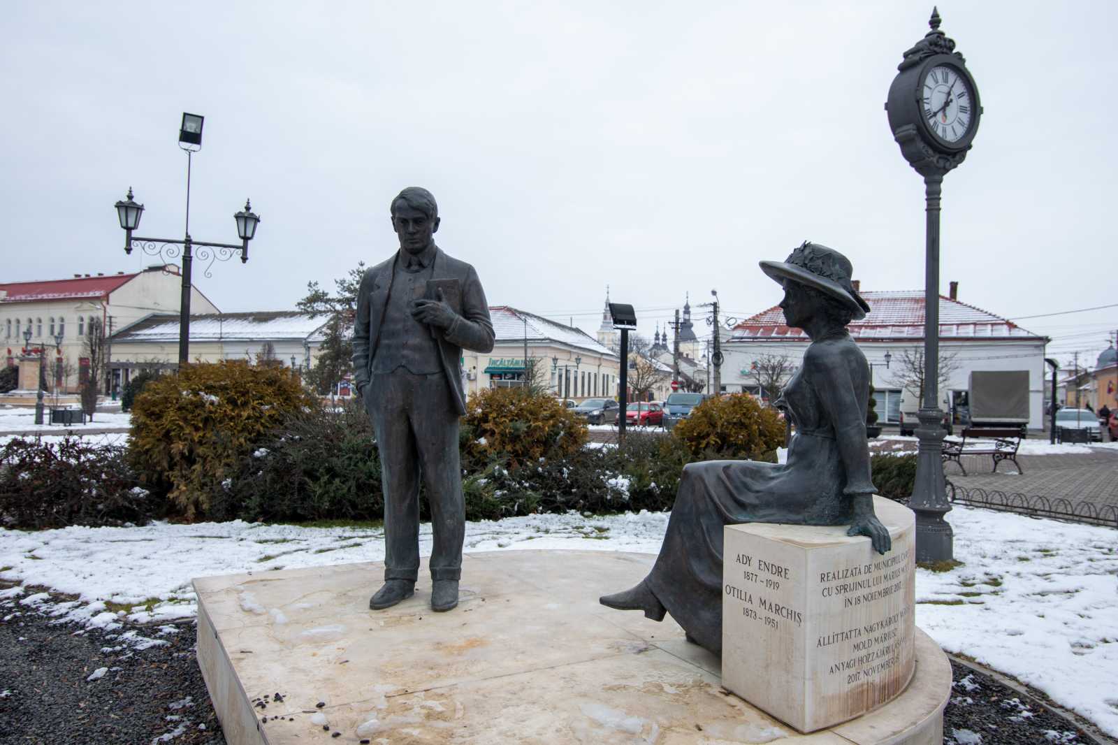Ady Endre és Otilia Marchiș (Itóka) szobra Nagykároly főterén