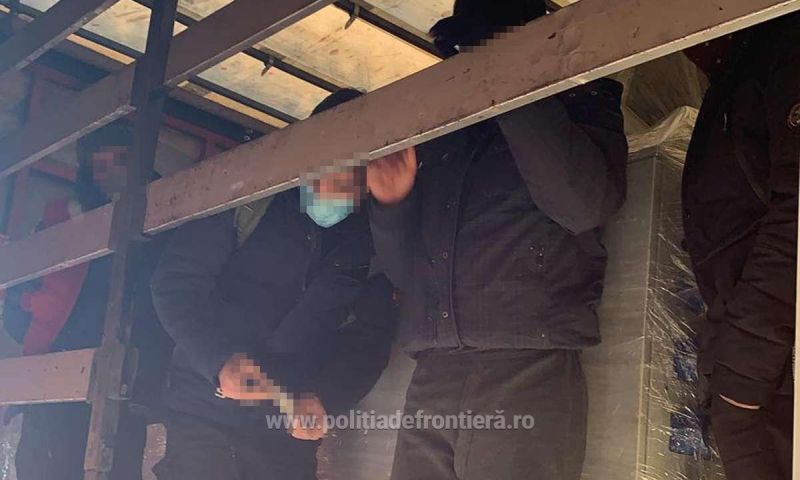 A migránsok fele kamionba rejtőzve próbált átjutni a határon | Fotó: politiadefrontiera.ro